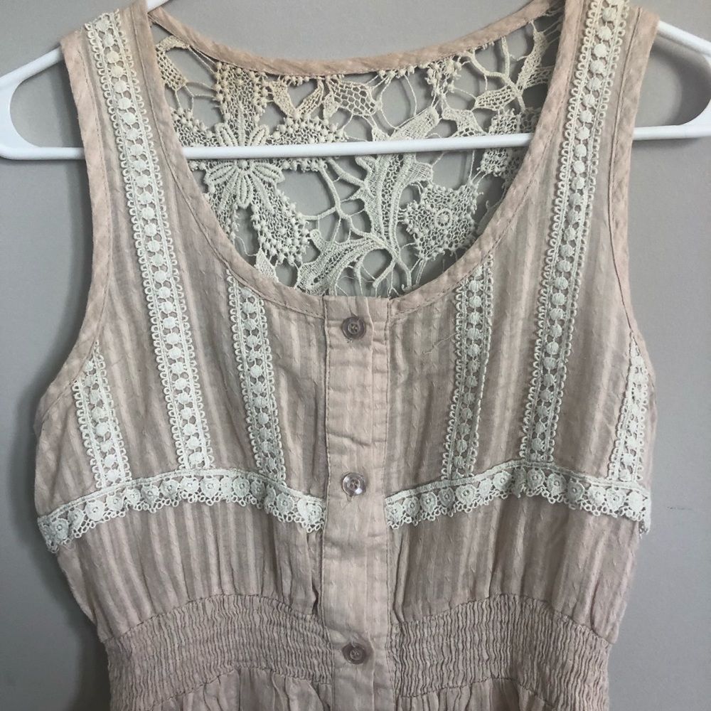 💖5/$25 Light pink/ ivory semi sheer striped button up top - Picture 2 of 6